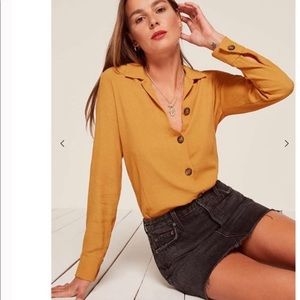 NWOT Reformation jade button front mustard/gold
